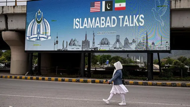 تابلوی مذاکرات ایران و آمریکا در پاکستان