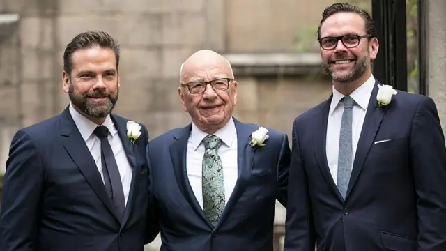 રૂપર્ટ મર્ડોક તેમના પુત્રો સાથે 