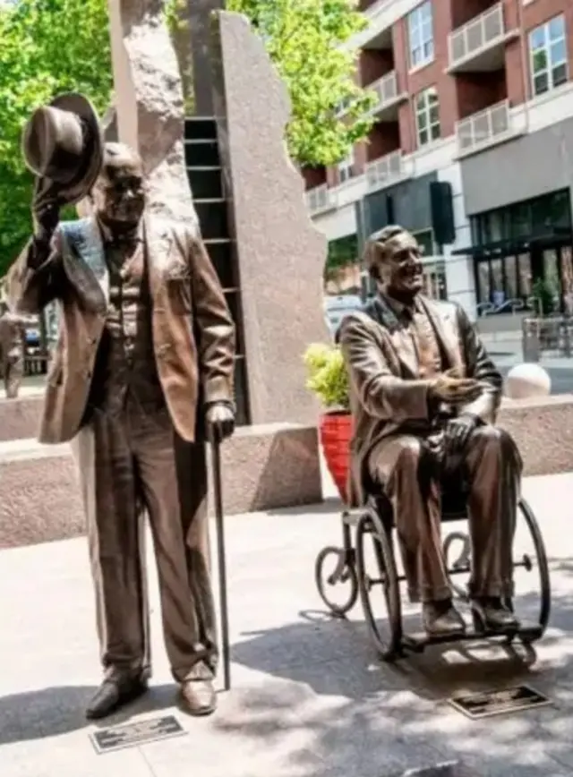 تمثالان لروزفلت وتشرشل في ميريلاند
