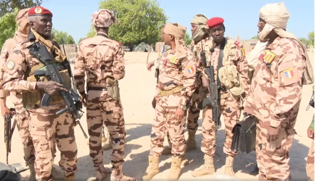 Le chef de l'Etat tchadien, Mahamat Idriss Deby Itno, s'est rendu dans la province du Lac où une position des forces de défense et de sécurité a été attaquée par des assaillants de Boko-Haram.
