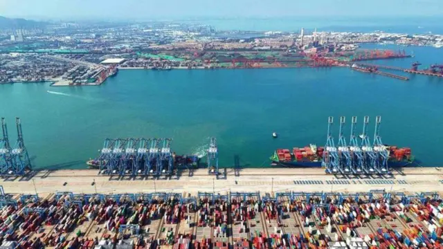 চীনের একটি বন্দর।