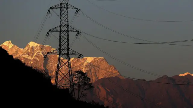 माथिल्लो तामाकोशीको प्रसारण लाइन