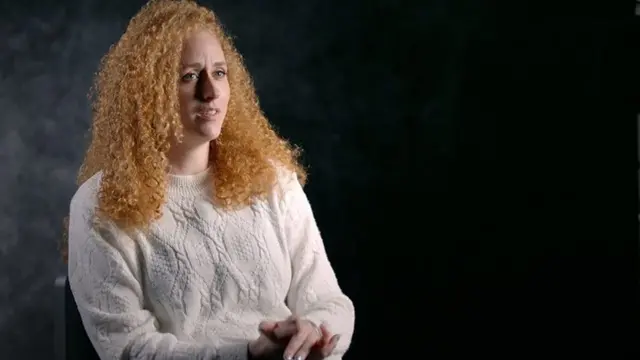 صورة وجه إحدى الشهود واسمها أنيكا