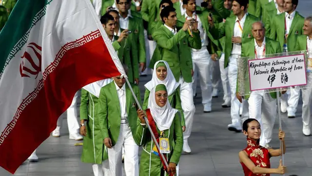 هما حسینی پرچمدار ایران در المپیک پکن بود