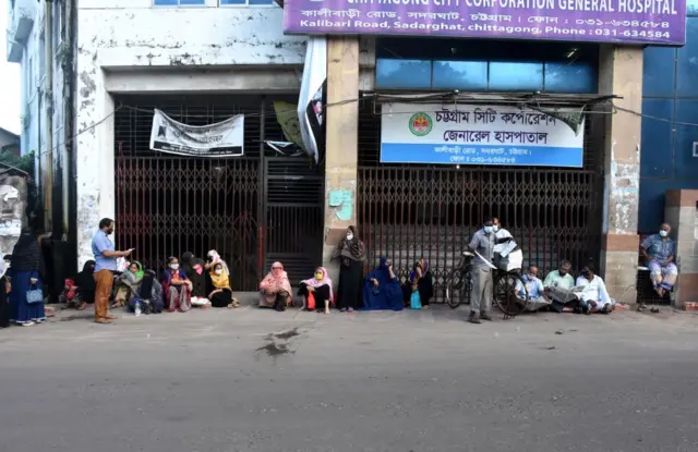 চট্টগ্রাম ছাড়া কোনো সিটি কর্পোরেশনে নির্বাচিত প্রতিনিধি নেই। চট্টগ্রামের মেয়র নির্বাচনে হারলেও পরে আদালতে মামলায় জিতে মেয়র হয়েছেন। 