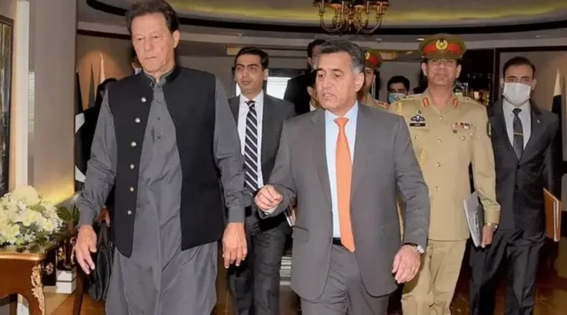 ویل کېږي، د پاکستان پخواني لومړي وزیر عمران خان غوښتل جنرال فیض تر څه مودې پر خپله دنده پاتې شي.