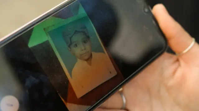 موت کے وقت محمد امین کی عمر آٹھ سال تھی