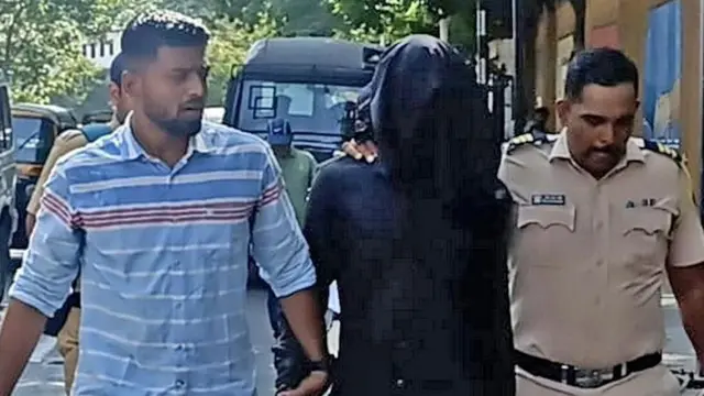 ধৃত মনোজ সানেকে আদালতে নিয়ে যাওয়া হচ্ছে