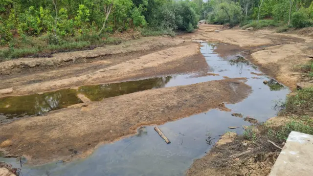 खाली किया गया डैम