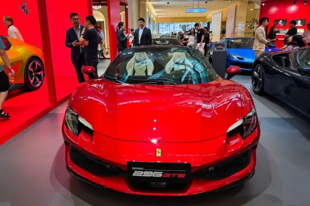 فراری سال گذشته میلادی ۱۳ هزار و ۷۵۲ دستگاه ماشین فروخت