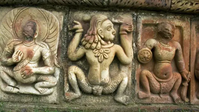 নওগাঁর পাহাড়পুর বৌদ্ধবিহারের একটি টেরাকোটা বা পোড়ামাটির শিল্পকর্ম