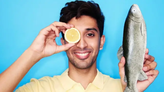 माछा बोकेका एक मानिस