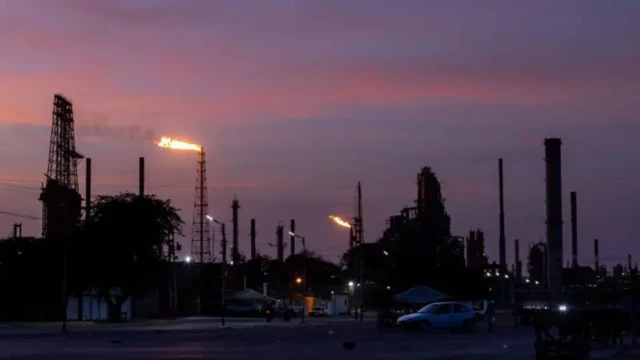 Венесуельська нафтова промисловість у руїні, але поклади нафти в цій латиноамериканській країні є величезними