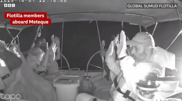 Hermafrodit mittilar porno tomosha qilishadi