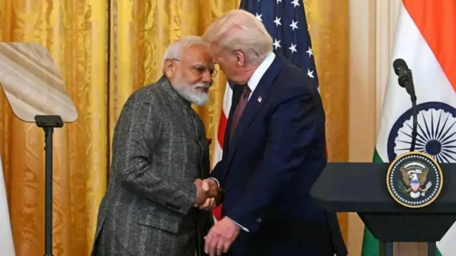  पंतप्रधान नरेंद्र मोदी आणि रशियाचे राष्ट्राध्यक्ष व्लादिमीर पुतीन यांच्यात चांगले संबंध असल्याचे मानले जाते. 