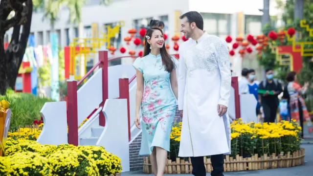 Họa sĩ Pháp Fred Campana và vợ người Việt Nam