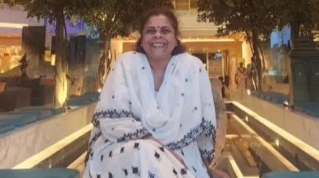 பள்ளி வளாகத்தின் உள்ளே பயன்படுத்தி எறியப்பட்ட அரசு தடை செய்த போதைப்பொருள்களின் மிச்சங்களை கவனிக்க முடிந்தது
