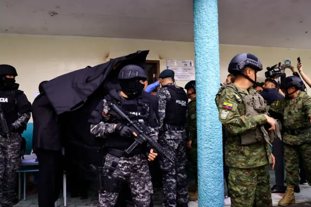 Christian Zurita al momento de la votación