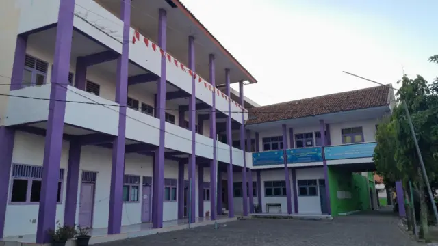 Pondok Pesantren Al Fudhola'di Pamekasan, Jawa Timur.