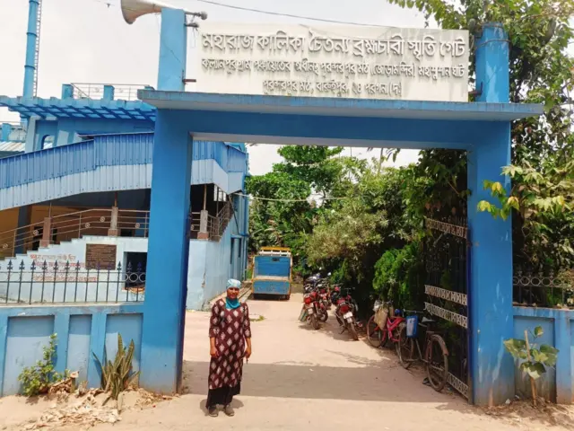 টুম্পা দাসের বাবাও এই একই পেশা বেছে নিয়েছিলেন 