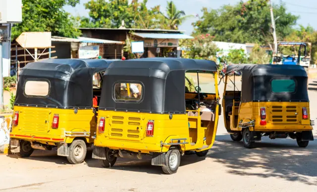 ఆటోలు, బస్సులు