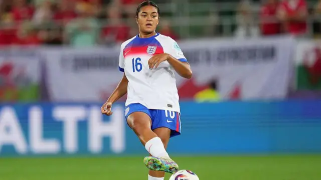 La jugadora Jess Carter en un partido 