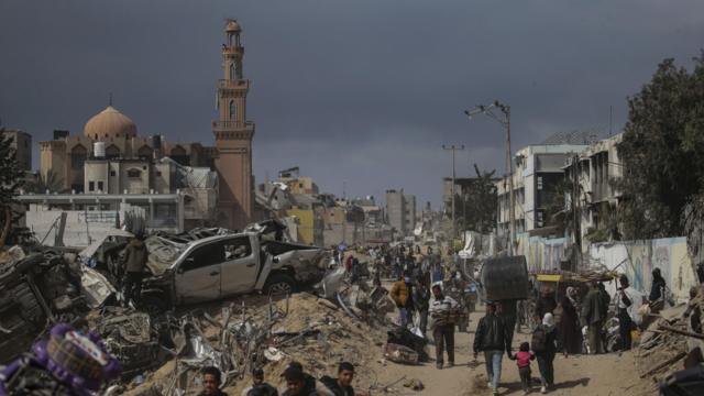 مشهد للدمار بعد قصف جوي في خان يونس - في 6 مارس آذار الجاري 