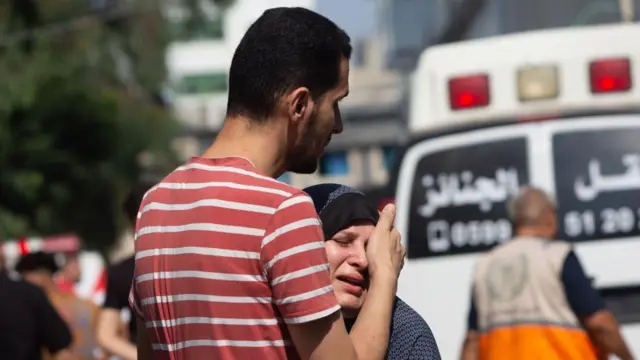 காஸாவில் அல்-ஷிஃபா மருத்துவமனை மீது தாக்குதல்