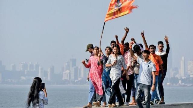 এখন আর আমরা বলতে পারি না যে ভারতীয়রা স্বভাবগত ভাবে ধর্মনিরপেক্ষ