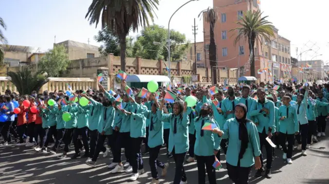 ምርኢት ካርኒቫል - ተምሃሮ