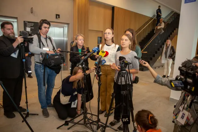 Greta Thunberg mahkeme çıkışında açıklamalar yaptı.