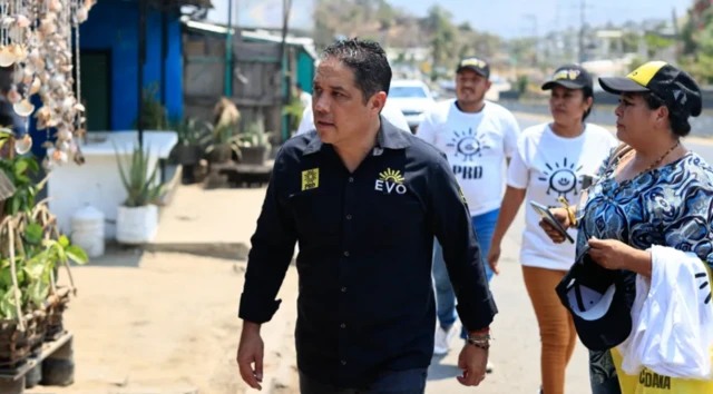 የቀድሞው የአካፑልኮ ከንቲባ ከኤቮዲዮ ቬልዛኩዝ መላው የፖለቲካ ሕይወቱ ያለፈው በስጋት ነበር። 