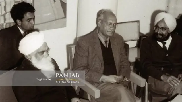 ਗੁਰਬਖ਼ਸ਼ ਸਿੰਘ ਪ੍ਰੀਤਲੜੀ, ਮਹਿੰਦਰ ਸਿੰਘ ਰੰਧਾਵਾ ਅਤੇ ਖੁਸ਼ਵੰਤ ਸਿੰਘ ਦੇ ਪਿੱਛੇ ਸ਼ਿਵ ਕੁਮਾਰ ਬਟਾਲਵੀ