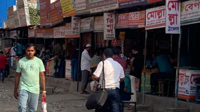 তিনদিনের অবরোধ শেষে বৃহস্পতিবার দুপুর থেকেই সরব হয়ে উঠেছে টার্মিনালগুলো।