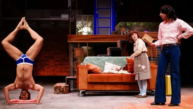 صحنه ای از بودای حومهنشینان