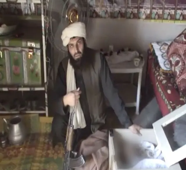 منصور شامي، د القاعدې له مشرانو دی چې، د عبدالله سعید د جنازې تر څنګ ناست دی. عبدالله سعید د القاعدې له مشرانو او د اسامه بن لادن له نږدې کسانو څخه و، چې د امریکا د بې‌پیلوټه الوتکې په برید کې وژل شوی و.