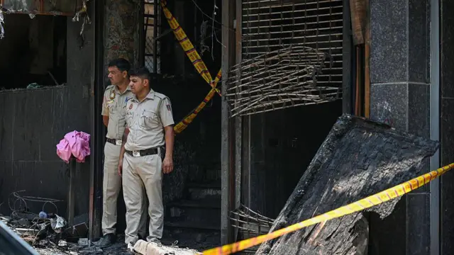 ম্যাক্স হাসপাতালে চিকিৎসা করতে আসা বিভিন্ন বিদেশি রোগী ও রোগীর পরিবারেরা সাধারণত এই অঞ্চলের সস্তা হোটেলগুলোতে এসে ওঠেন ও রাত্রিযাপন করেন
