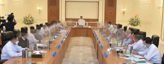 နိုဝင်ဘာ၁ရက်ကလုပ်တဲ့  ပြည်ထောင်စုအစိုးရအဖွဲ့အစည်းအဝေး