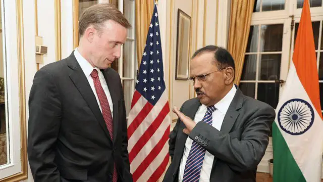 डोभाल और जेस सुलविन