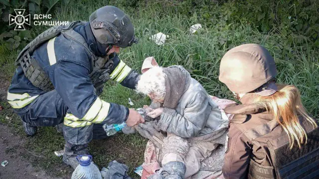 З-під завалів на Сумщині врятовано жінку