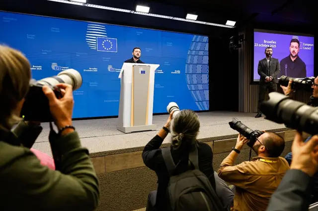 Ông Zelensky trong buổi gặp các nhà lãnh đạo EU hôm 23/10