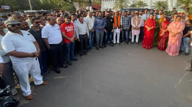 રૂપાલા, વિવાદ અને કરણી સેનાના દેખાવો