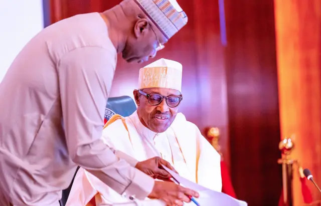 Shugaba Buhari da sakataren gwamnatin tarayya