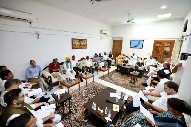 ఇండియా కూటమి నేతల సమావేశం