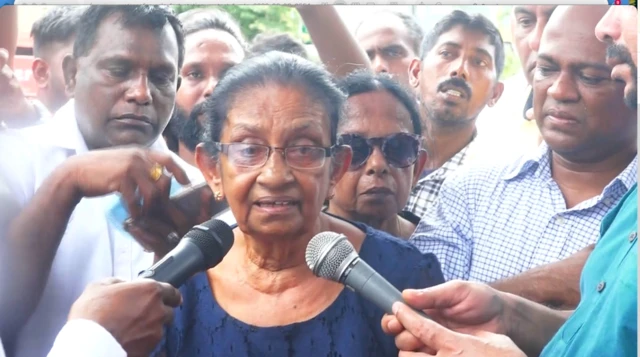 සුරේෂ් සලේගේ මව