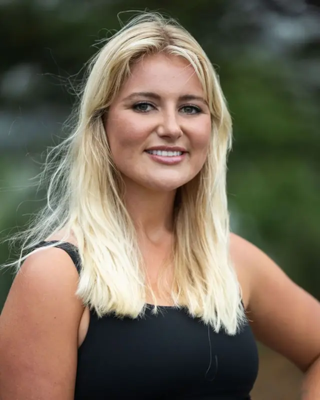 મિલા મૅગી આ સ્પર્ધામાં ભાગ લેવા માટે તા. સાતમી મેના રોજ હૈદરાબાદ આવ્યાં હતાં અને તા. 16મી મેના રોજ પરત ફરી ગયાં હતાં.
મિસ વર્લ્ડ 2025 વિવાદ, મિસ ઇંગ્લેન્ડ મિલા મૅગીનું વેશ્યા સંબંધિત નિવેદન, તેલંગણાના હૈદારબાદ ખાતે આયોજન, રેવંત રેડ્ડીએ ટીમ બનાવી, બીબીસી ગુજરાતી