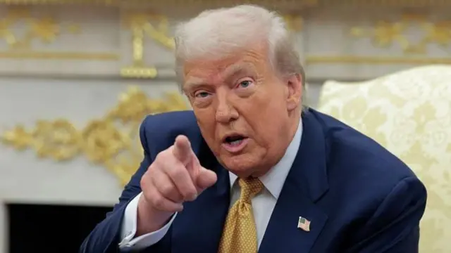 ট্রাম্পের শুল্ক আরোপের সিদ্ধান্ত বৈশ্বিক বাণিজ্যে নতুন উত্তেজনা সৃষ্টি করে