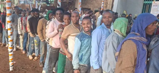 ካብ ግጭትን ድኽነትን ተናጊጾም ዝሓሸ መጻኢ ክርእዩ ዝብህጉ ብዙሓት መንእሰያት ምዕራብ ወለጋ'ውን ድምጾም ሂቦም ኣለዉ