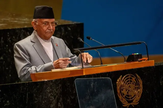 राष्ट्रसङ्घको महासभामा बोल्दै नेपालका प्रधानमन्त्री केपी शर्मा ओली 