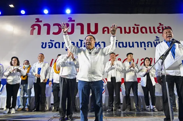 ลุงป้อม